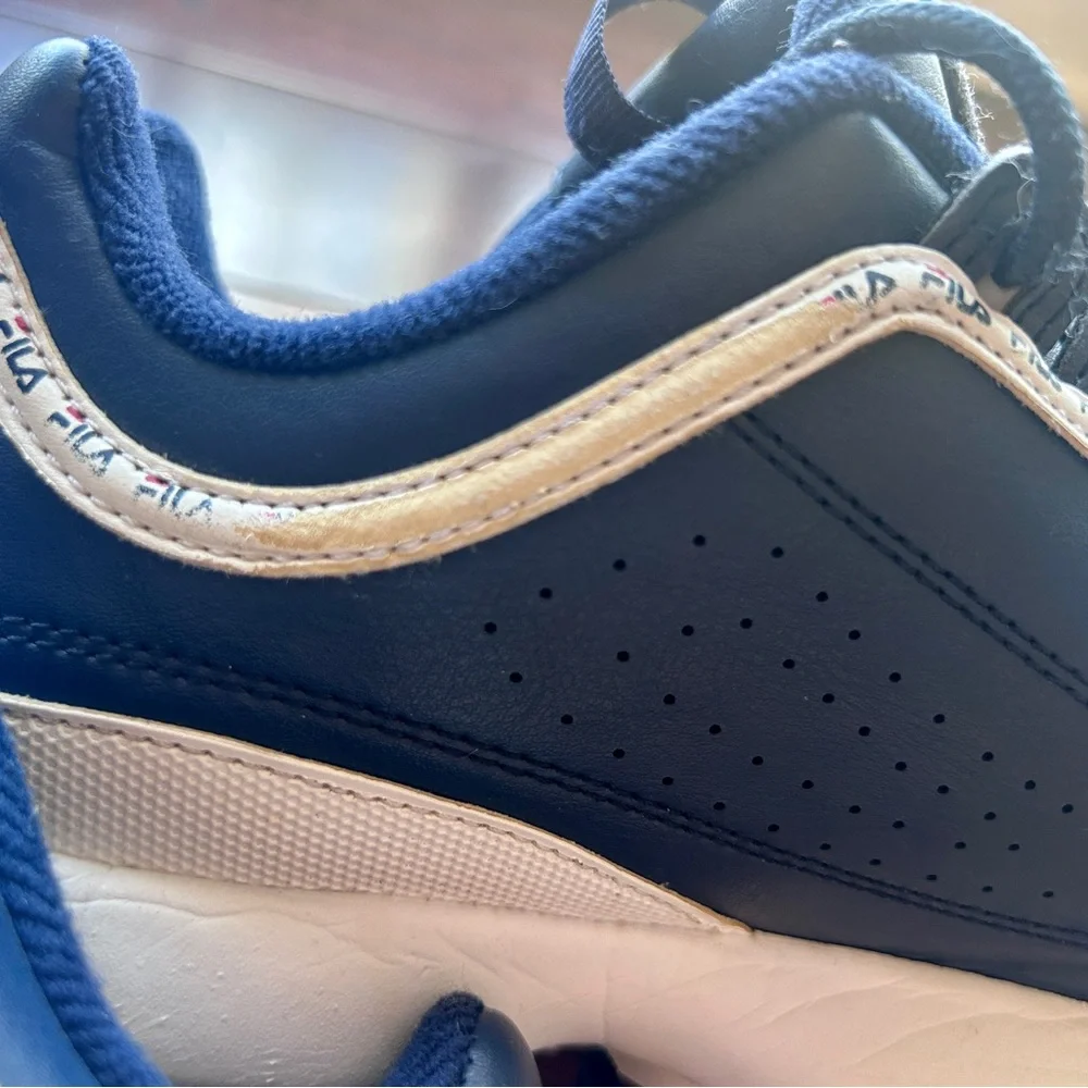 Fila Disruptor II Men's Navy and White Sneakers - Picture 7 of 8